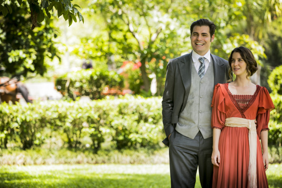 Elisabeta Benedito (Nathalia Dill) e Darcy Williamson (Thiago Lacerda) de Orgulho e Paixão