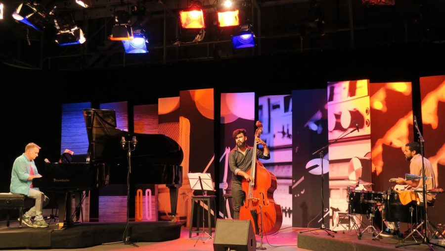Com a participação do Marvio Ciribelli Trio, em homenagem a Tom Jobim, os vencedores do Festival de Música Rádios MEC e Nacional 2017 são apresentados nos estúdios da TV Brasil (Vladimir Platonow/Agência Brasil)