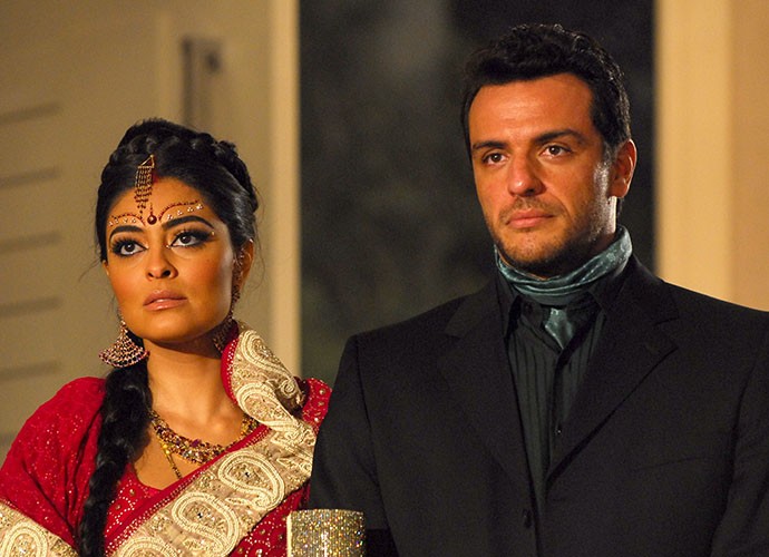 Maya (Juliana Paes) e Raj (Rodrigo Lombardi) em Caminho das Índias