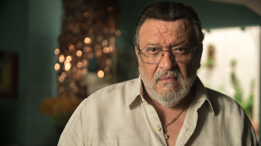 Gustavo (Luis Melo) em O Outro Lado do Paraíso