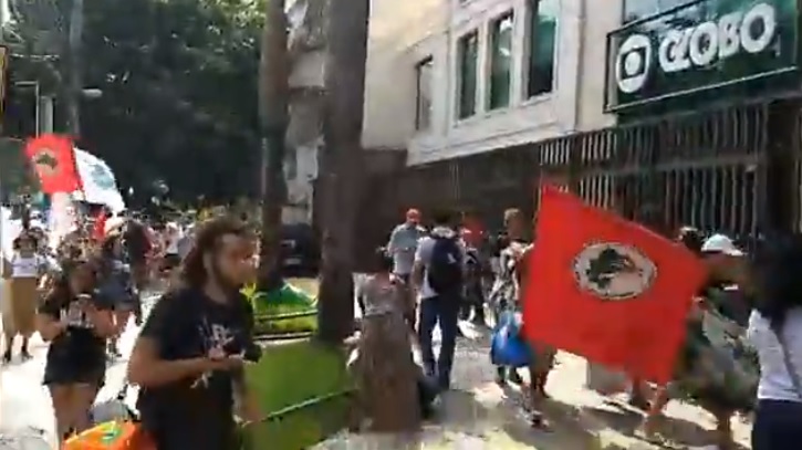 Manifestantes ocuparam sede da Rede Globo