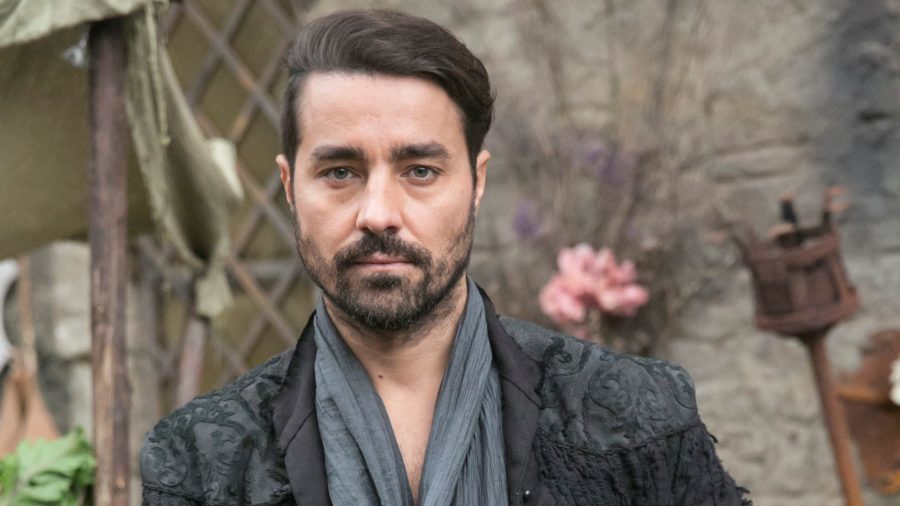 Virgílio (Ricardo Pereira) em Deus Salve o Rei
