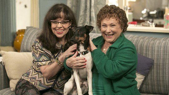 Companheiro de Prazeres e Elza faz sucesso em Pega Pega (Divulgação/TV Globo)