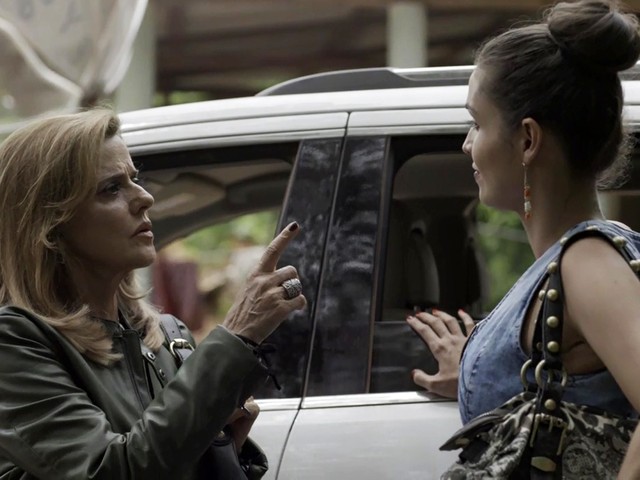 Sophia (Marieta Severo) e Vanessa (Fernanda Nizzato) de O Outro Lado do Paraiso