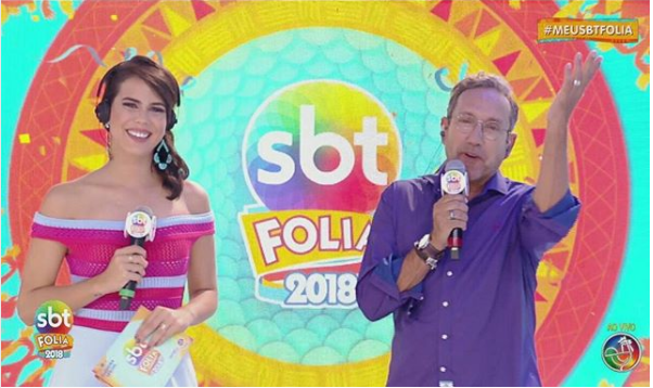 Lorena Dias e Casemiro Neto, dois dos apresentadores do SBT Folia 2018 na TV Aratu: Carnaval fez emissora impor derrota história para a Globo no Ibope