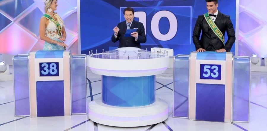 Silvio Santos recebe Lisa Gracia e Bruno Poczinek no Jogo das 3 Pistas