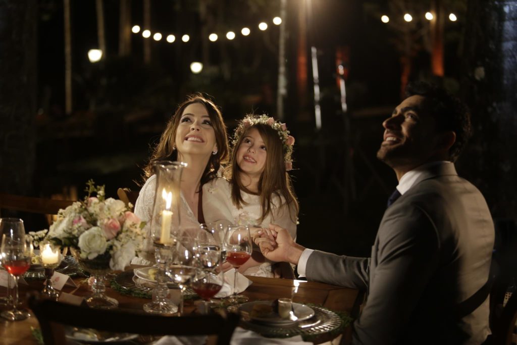 Cecília (Bia Arantes) se casa com Gustavo (Carlo Porto) em Carinha de Anjo