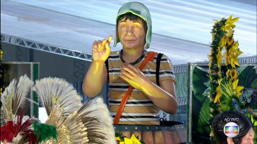 Chaves na transmissão do Carnaval Globeleza, no desfile da Unidos da Vila Maria