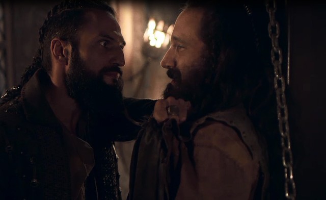 Constantino (José Fidalgo) e Hermes (Caco Ciocler) de Deus Salve o Rei