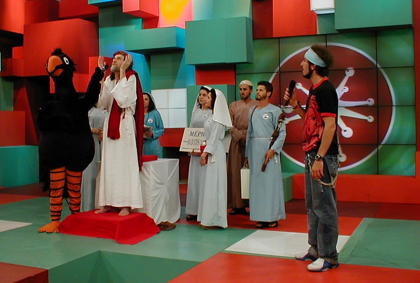 Marcos Mion recebe Inri Cristo no Descontrole