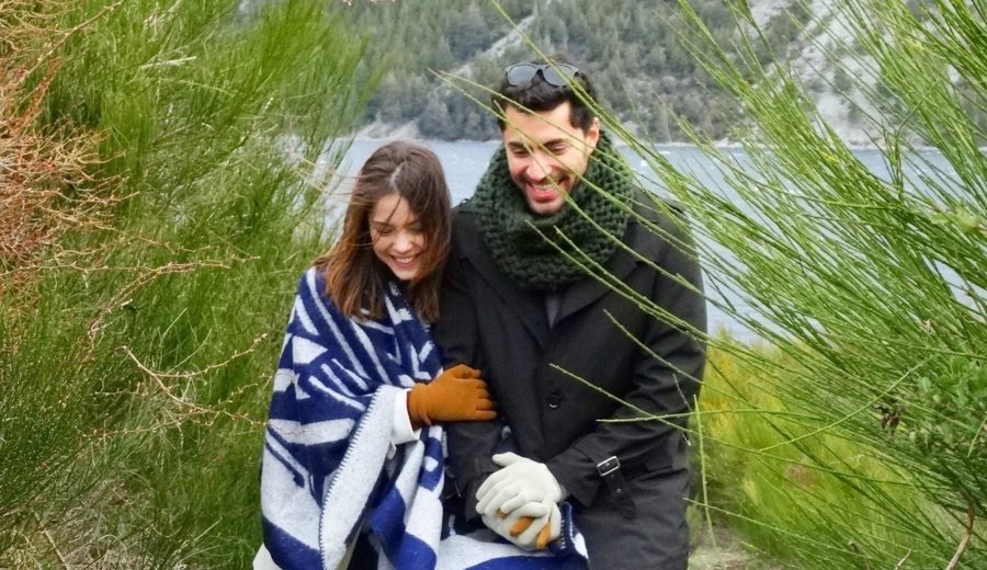 Gustavo (Carlo Porto) e Cecília (Bia Arantes) durante lua de Mel em Carinha de Anjo