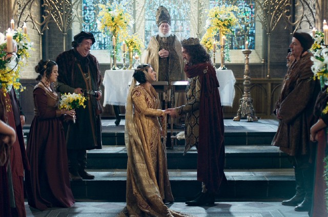Lucrécia (Tatá Werneck) e Rodolfo (Johnny Massaro) de Deus Salve o Rei