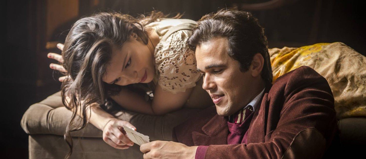 Maria Vitoria (Vitoria Strada) e Vicente (Bruno Ferrari) de Tempo de Amar