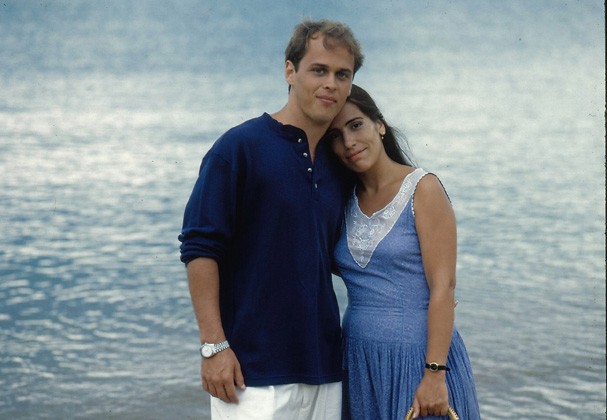 Marcos (Guilherme Fontes) e Ruth (Glória Pires) em Mulheres de Areia