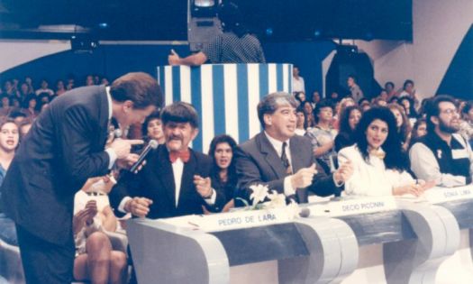 Silvio Santos apresentou atração com anônimos de talentos variados (Divulgação/SBT)