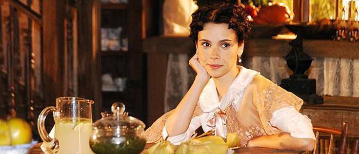 Débora mostrou habilidades ao interpretar mocinha de época (Divulgação/TV Globo)