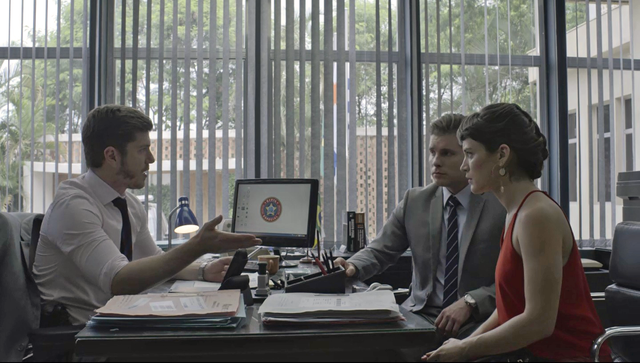 Bruno (Caio Paduan), Clara (Bianca Bin) e Patrick (Thiago Fragoso) de O Outro Lado do Paraiso