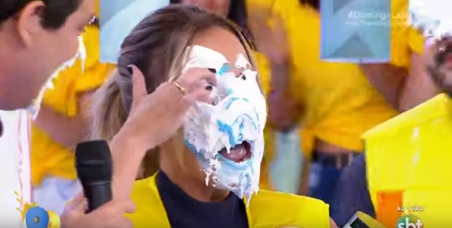 Eliana participa do Passa ou Repassa, do Domingo Legal