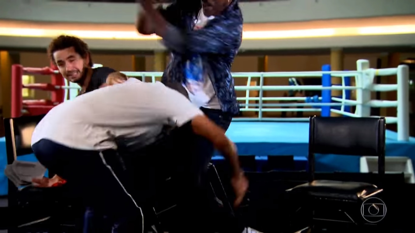 Felipe Andreoli quase foi atingido durante briga de boxeadores no Esporte Espetacular