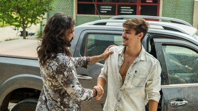 Mariano (Juliano Cazarré) e Johnny (Bruno Montaleone) de O Outro Lado do Paraiso