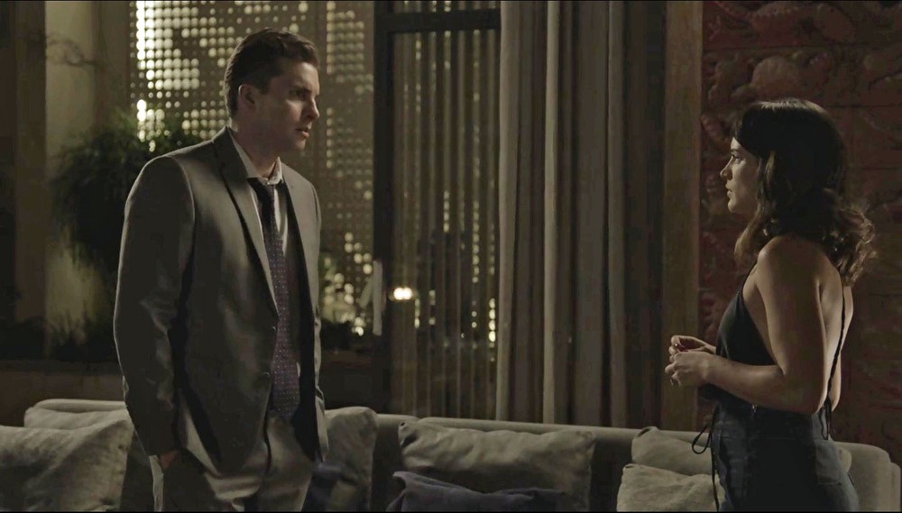 Patrick (Thiago Fragoso) e Clara (Bianca Bin) de O Outro Lado do Paraiso