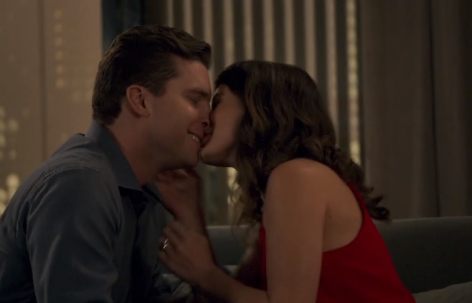 Patrick (Thiago Fragoso) e Clara (Bianca Bin) de O Outro Lado do Paraiso