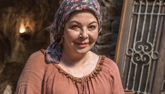Mãe de Luciana Gimenez celebra retorno aos folhetins (Divulgação/TV Globo)