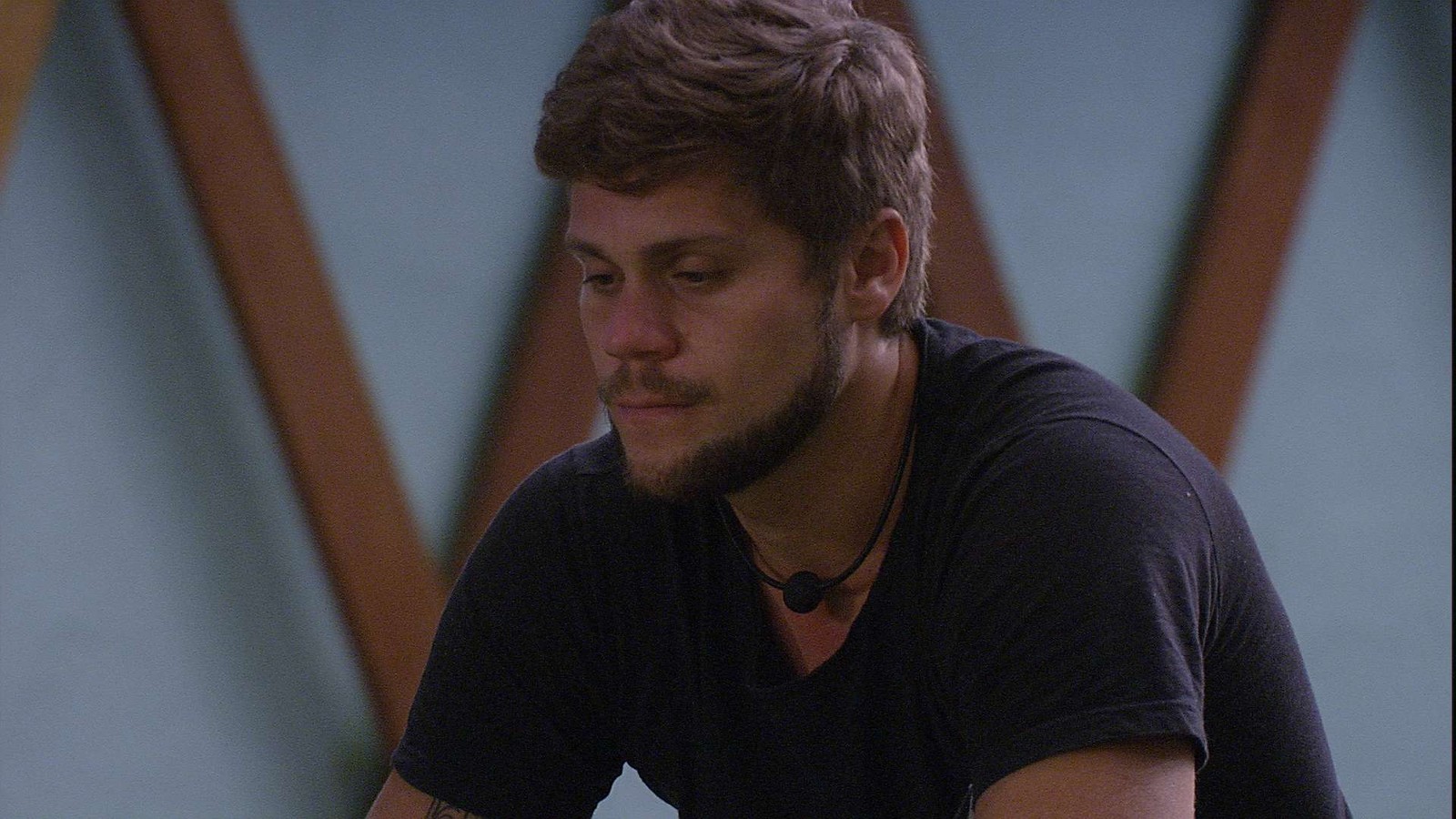 Breno está apreensivo no jogo do BBB18 (Reprodução: TV Globo)