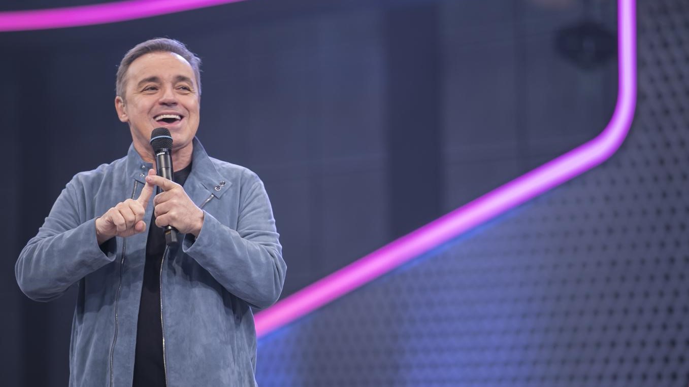 Gugu Liberato na apresentação do Power Couple Brasil