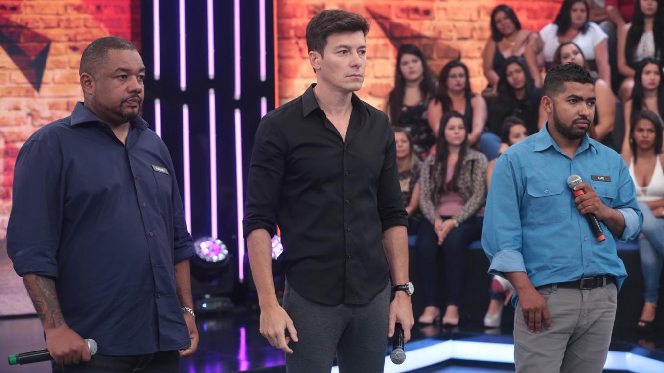 No Programa Hora do Faro, dois homens tentam reconquistar suas ex-mulheres