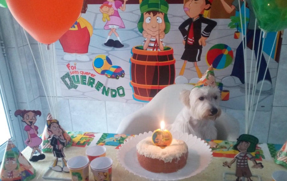 Iggy em seu aniversario com tema da Turma do Chaves