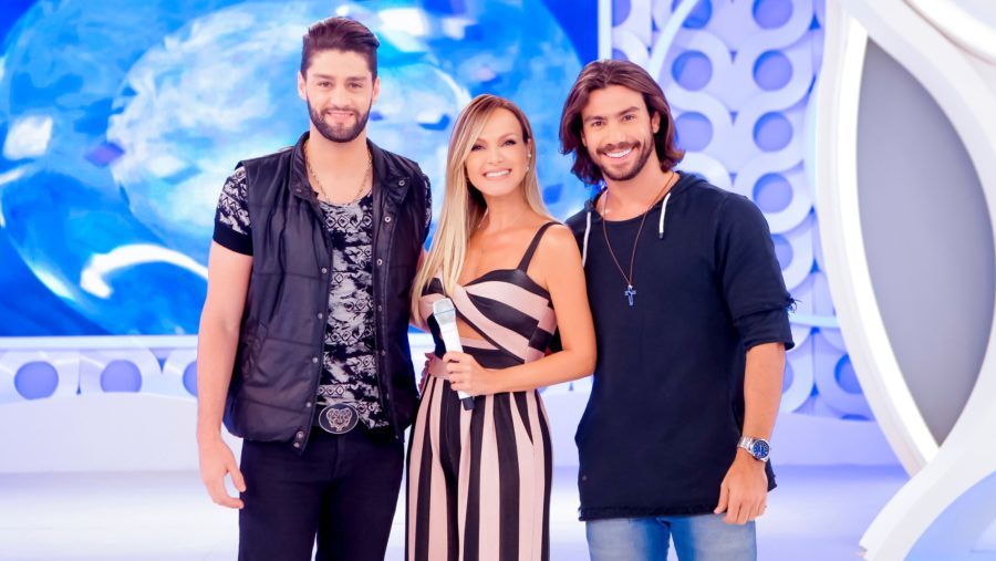 Eliana recebe Munhoz e Mariano em seu programa