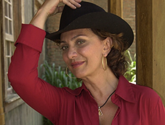 Neuta (Eliane Giardini) de America
