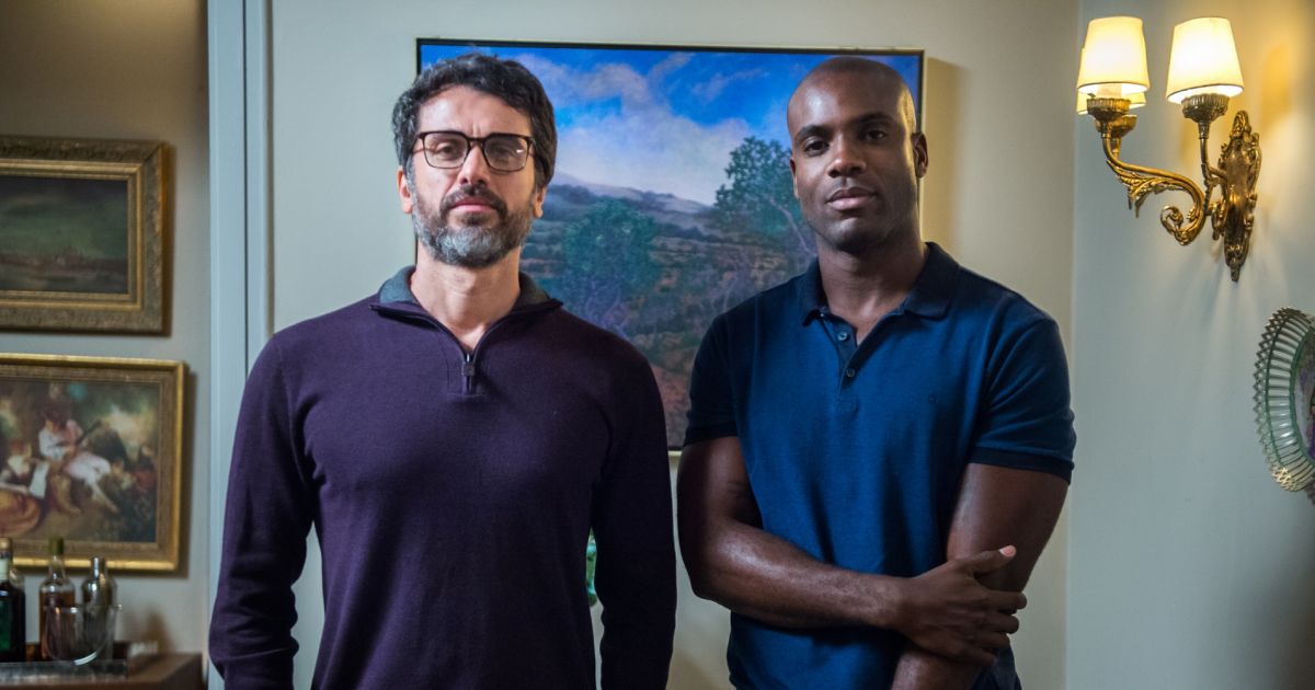 Samuel (Eriberto Leao) e Cido (Rafael Zulu) de O Outro Lado do Paraiso