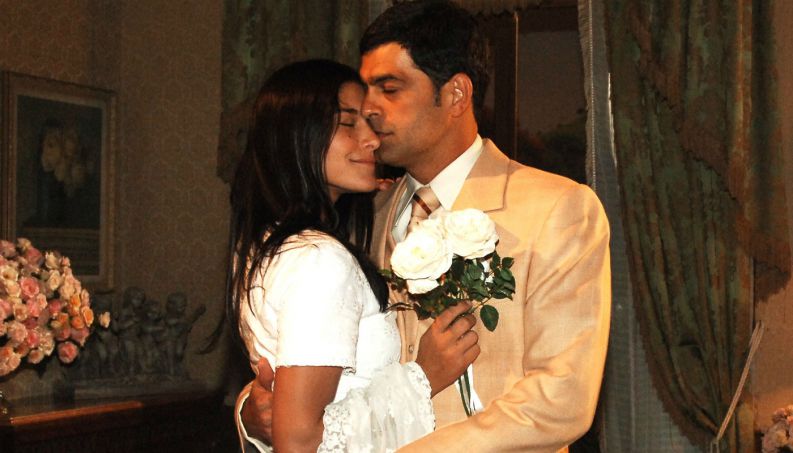 Serena (Priscila Fantin) e Rafael (Eduardo Moscovis) de Alma Gemea