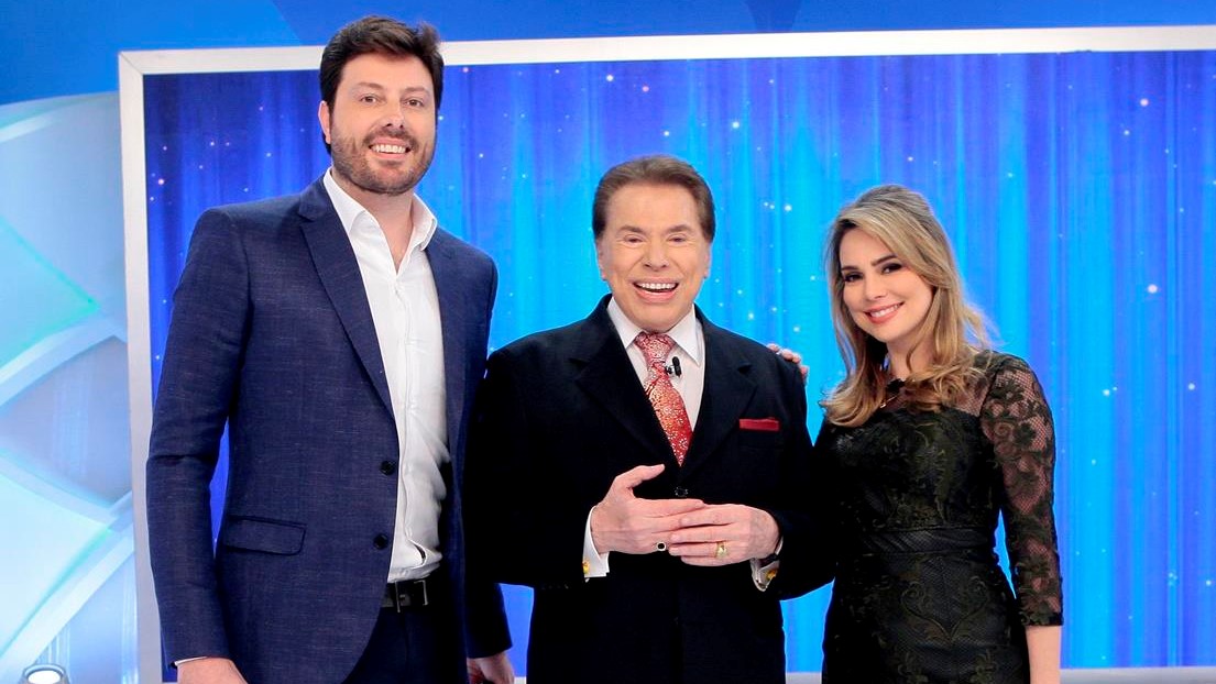 Danilo Gentili e Rachel Sheherazade participam do Jogo das 3 pistas do Programa Silvio Santos
