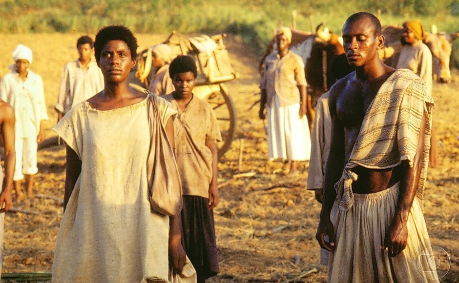 Iná (Ângela Corrêa) e Elias Mamadu (Kadu Carneiro) em Abolição