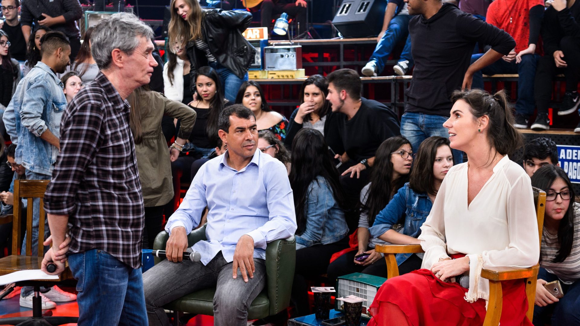 Serginho, Fabio Carille e Glenda Kozlowski no Altas Horas