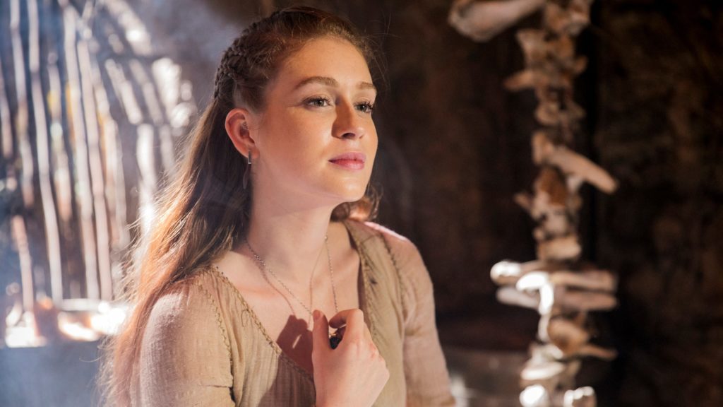 Amália (Marina Ruy Barbosa) em Deus Salve o Rei