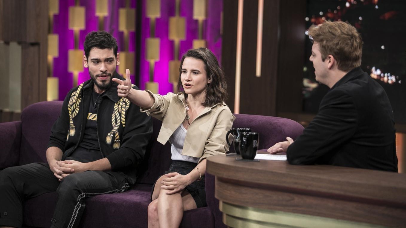 Bruno Fagundes e Bianca Comparato no Programa do Porchat