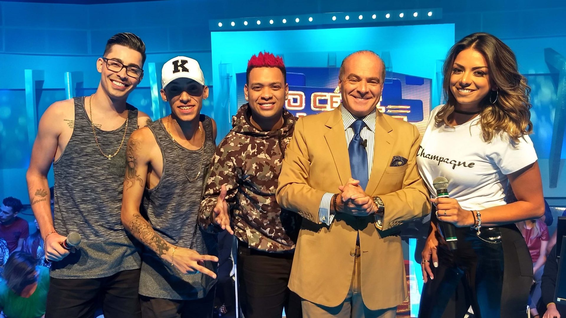 Tainá Grando e Os Cretinos com Marcelo de Carvalho no programa O Céu é o Limite