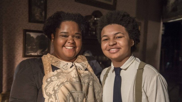 Tenória (Polly Marinho) e Estilingue (JP Rufino), de Orgulho e Paixão, da Globo
