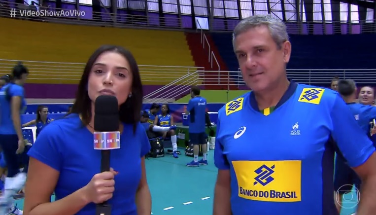Ex-BBB Paula e Ze Roberto em materia do Video Show