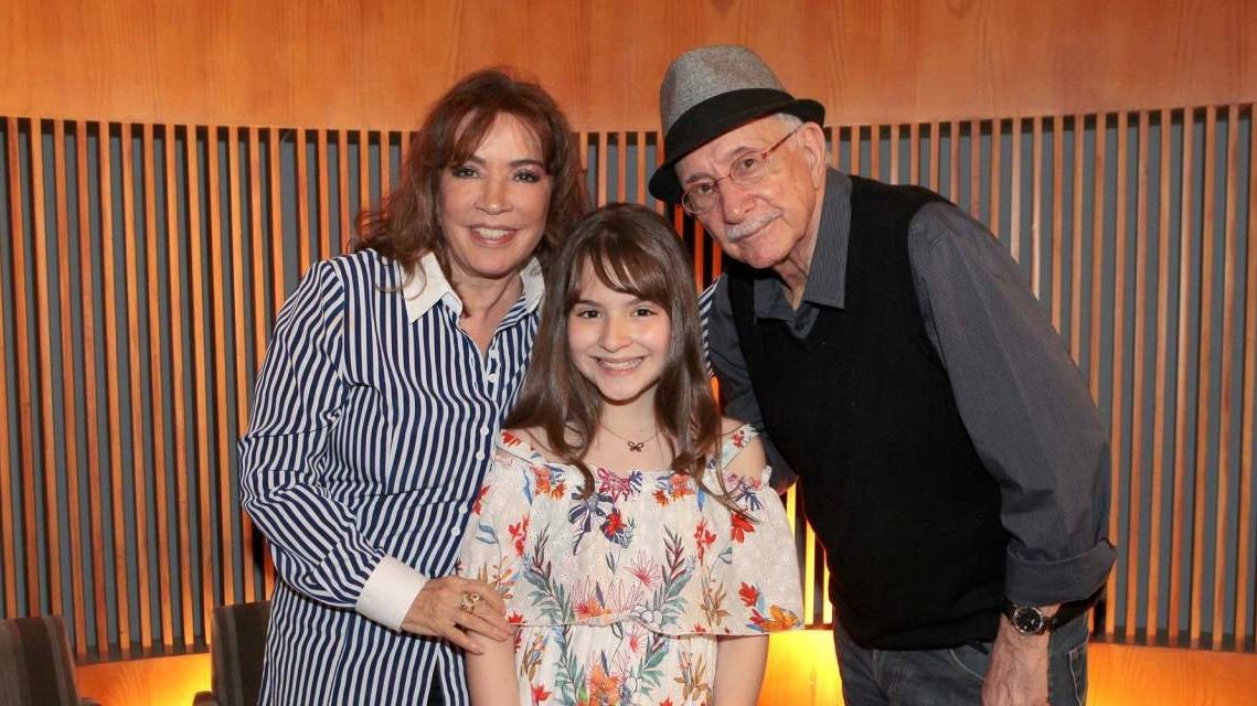 Íris Abravanel, Sophia Valverde e o diretor Reynaldo Boury (Divulgação)