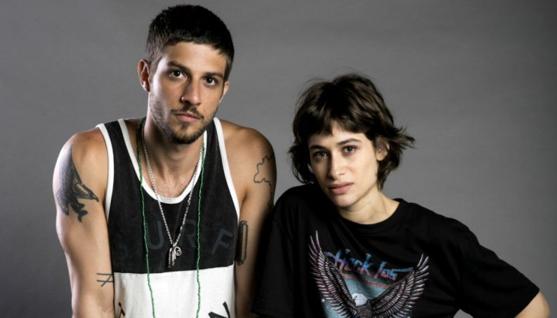 Icaro (Chay Suede) e Manuela (Luiza Arraes) de Segundo Sol