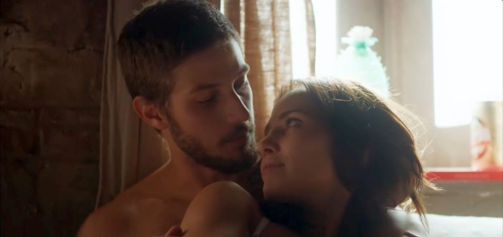 Ícaro (Chay Suede) e Rosa (Letícia Colin) em Segundo Sol