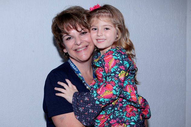 Autora Leonor Corrêa e Lorena Queiroz de Carinha de Anjo (Divulgação)