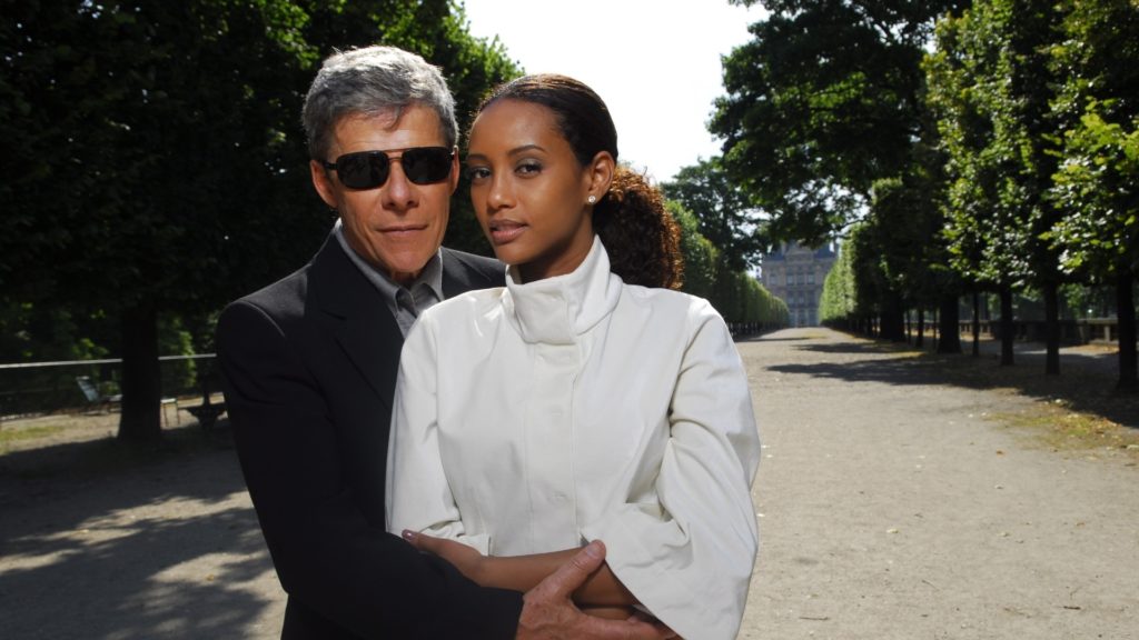Marcos (Jose Mayer) e Helena (Tais Araujo) de Viver a Vida