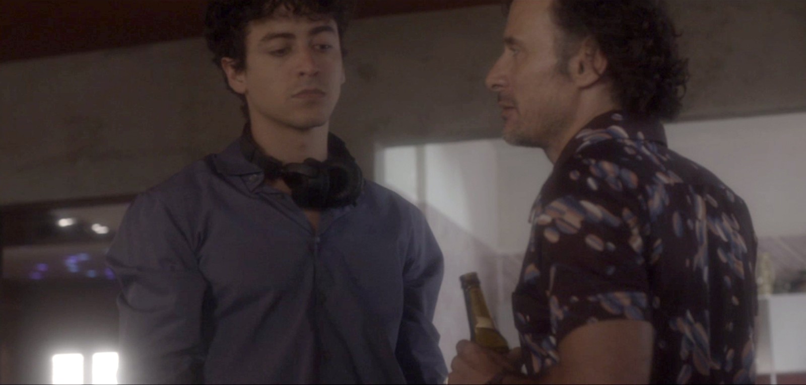 Ramirinho (Jesuíta Barbosa) e Plínio (Enrique Diaz) em Onde Nascem Os Fortes