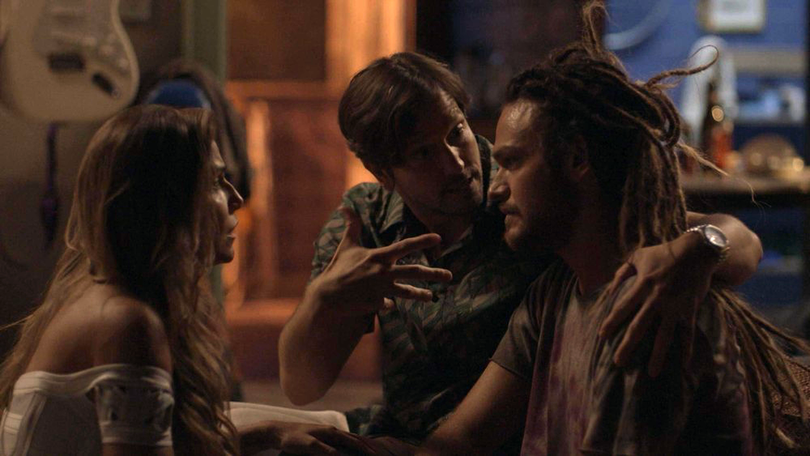 Remy (Vladimir Brichta), Karola (Deborah Secco) e Beto (Emilio Dantas) em Segundo Sol